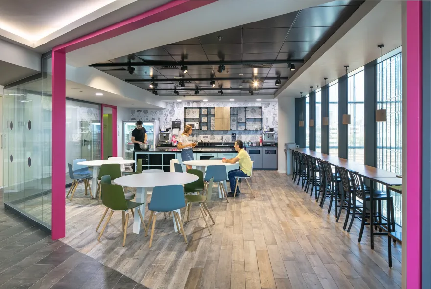 全球 70 个办公室的统一设计风格-34