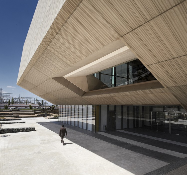 Headquarters Caja de Badajoz  Studio Lamela Architects-13