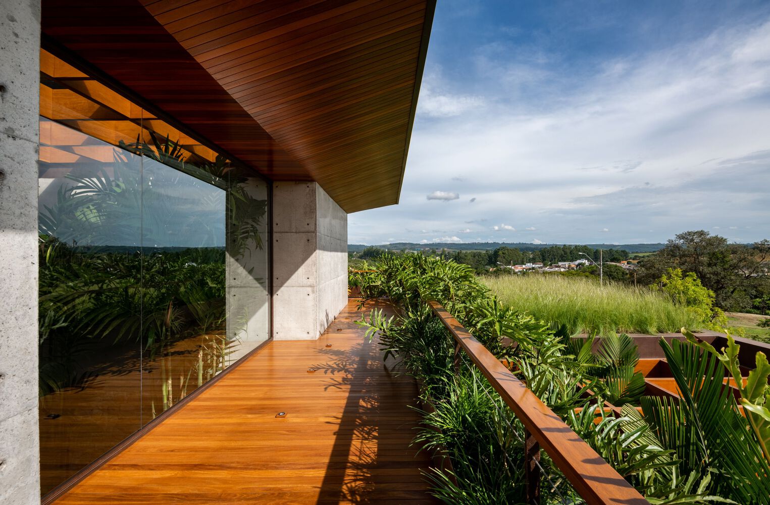 绿意盎然与自然共生的巴西家庭住宅丨巴西圣保罗-18