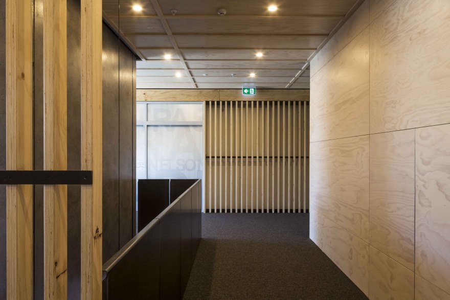 理查德斯图尔特大街的大盒子零售空间-17