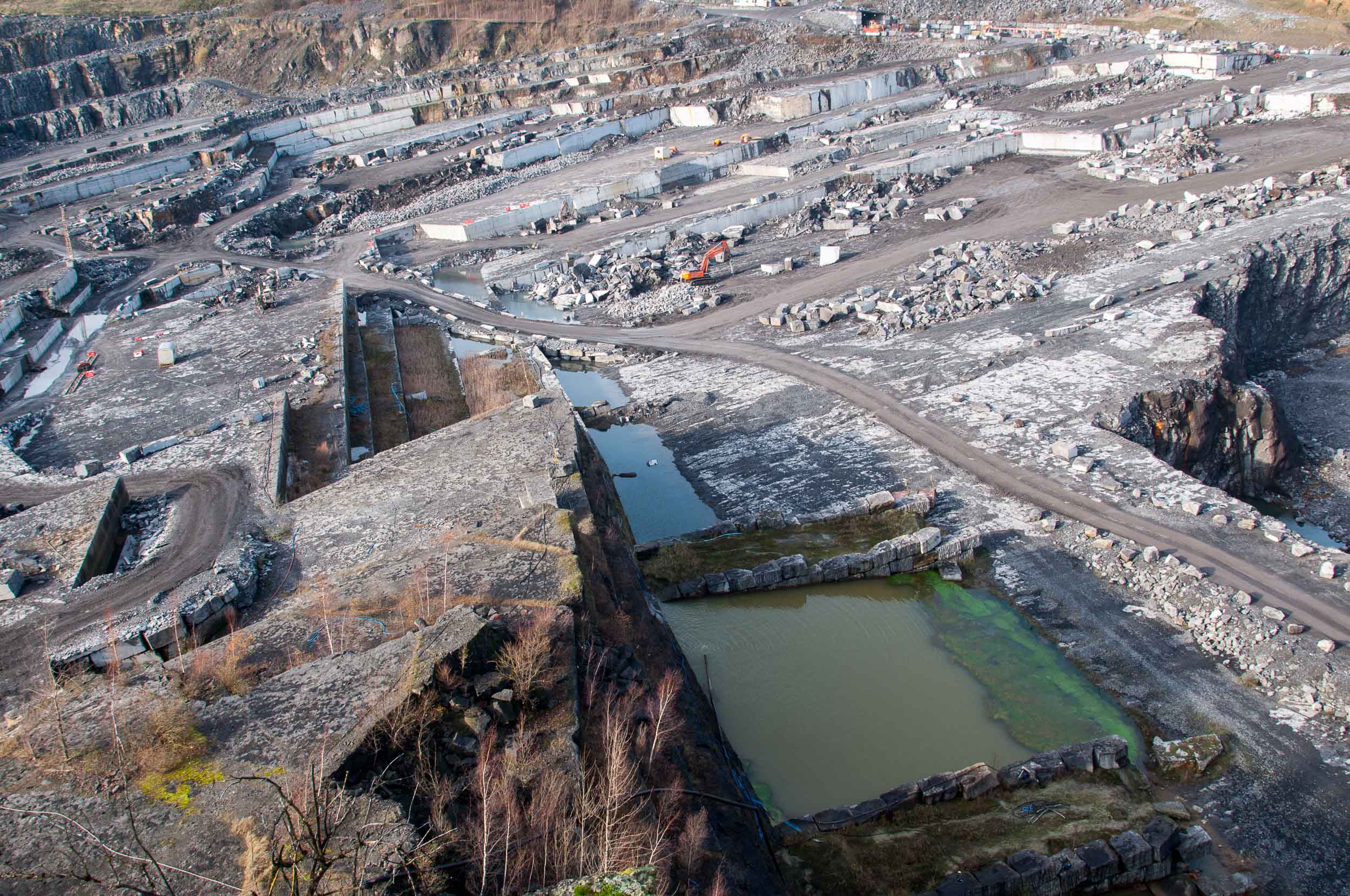 采石场·朱利安·卡雷德罗

注：Julien Carretero 一般是人名，按常见音译规则翻译为朱利安·卡雷德罗；Quarry 常见释义为采石场，若此处有特定含义，但因缺乏更多背景信息暂按常见义翻译 丨比利时埃诺-31