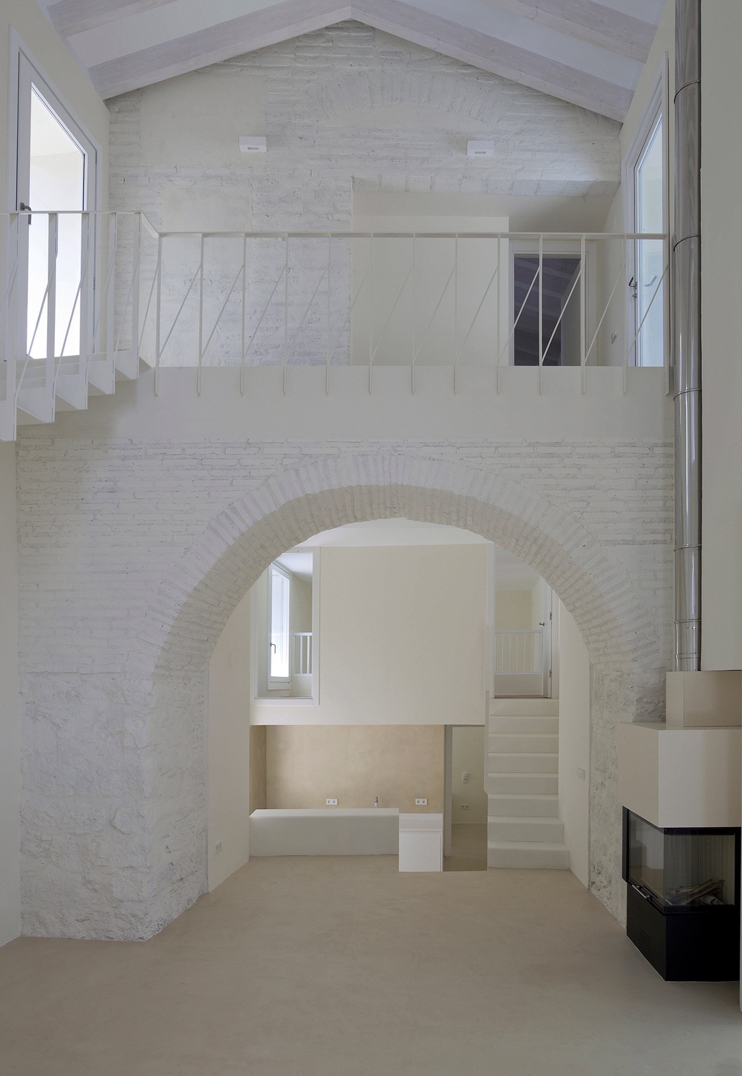 Paredes Pedrosa Arquitectos transforms ruined Spanish castle buildings-18