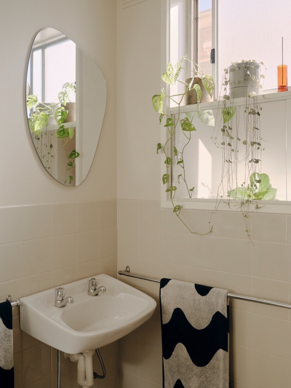 呼吸酒店旗下的帕克街酒店

注：这里Breathe推测为酒店品牌名，Park Street推测为酒店名称，结合语境给出这样的翻译，若有更准确背景信息可进一步调整 丨GermanyBrunswick丨未明确提及整体设计方,参与部分设计的有Breathe-5