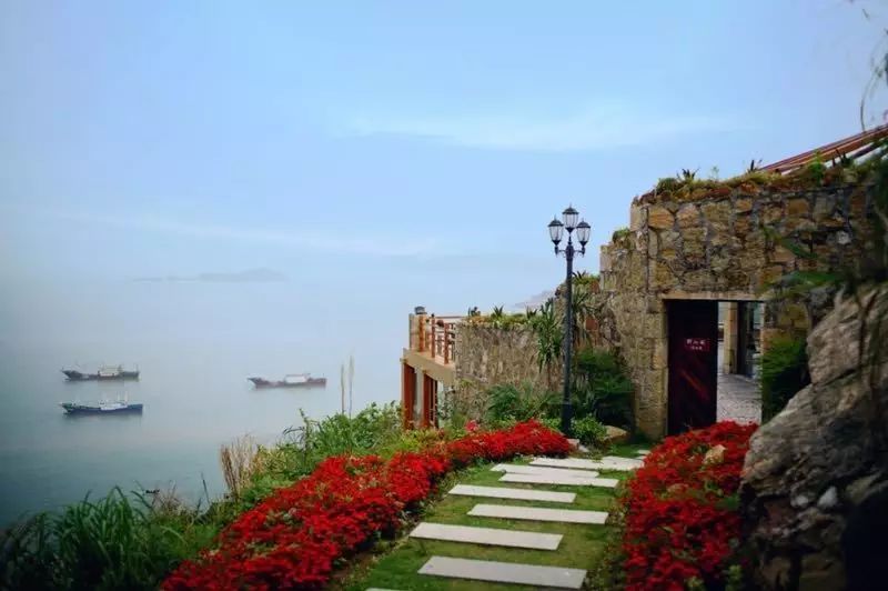 放弃百万年薪，回乡在海边建起一座石头房，他在追梦途中找到了诗和远方！-68