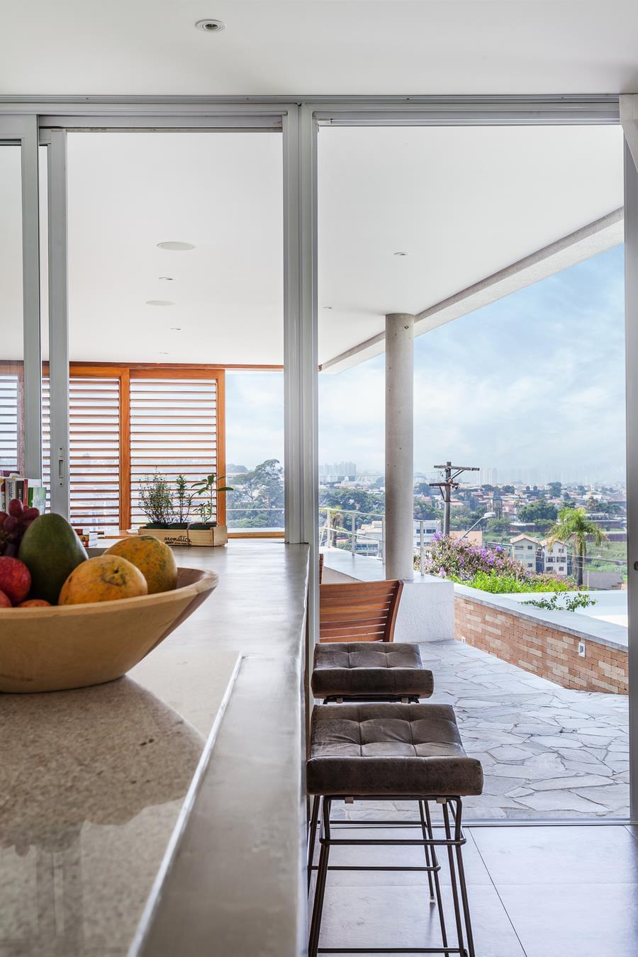 巴西梯形地块上的现代住宅设计-20