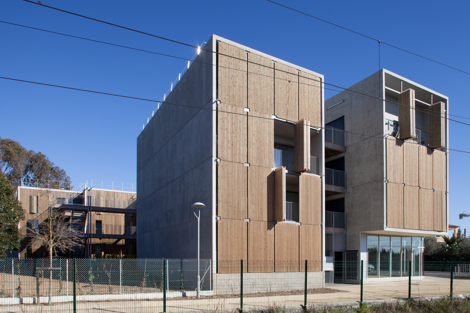 融合绿意的法国 Mouans·Sartou· 社会住宅与商铺设计-30