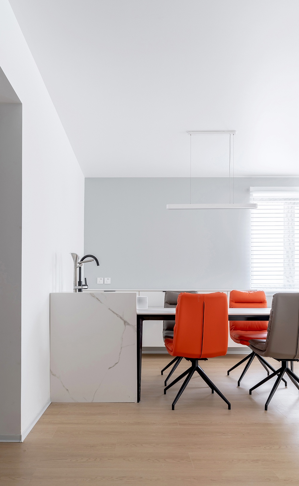 舍弃多余装饰，104㎡适老化简约风，重新定义退休生活本质-4