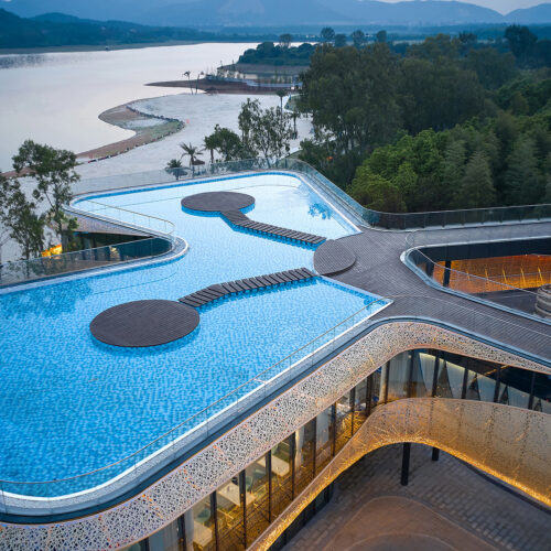 White Crane Lake Visitor Center / Archperience-14