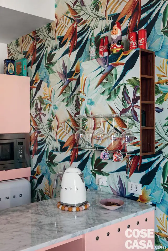 米兰独特公寓 | exotic wallpaper 和 pink 厨房的个性设计-5