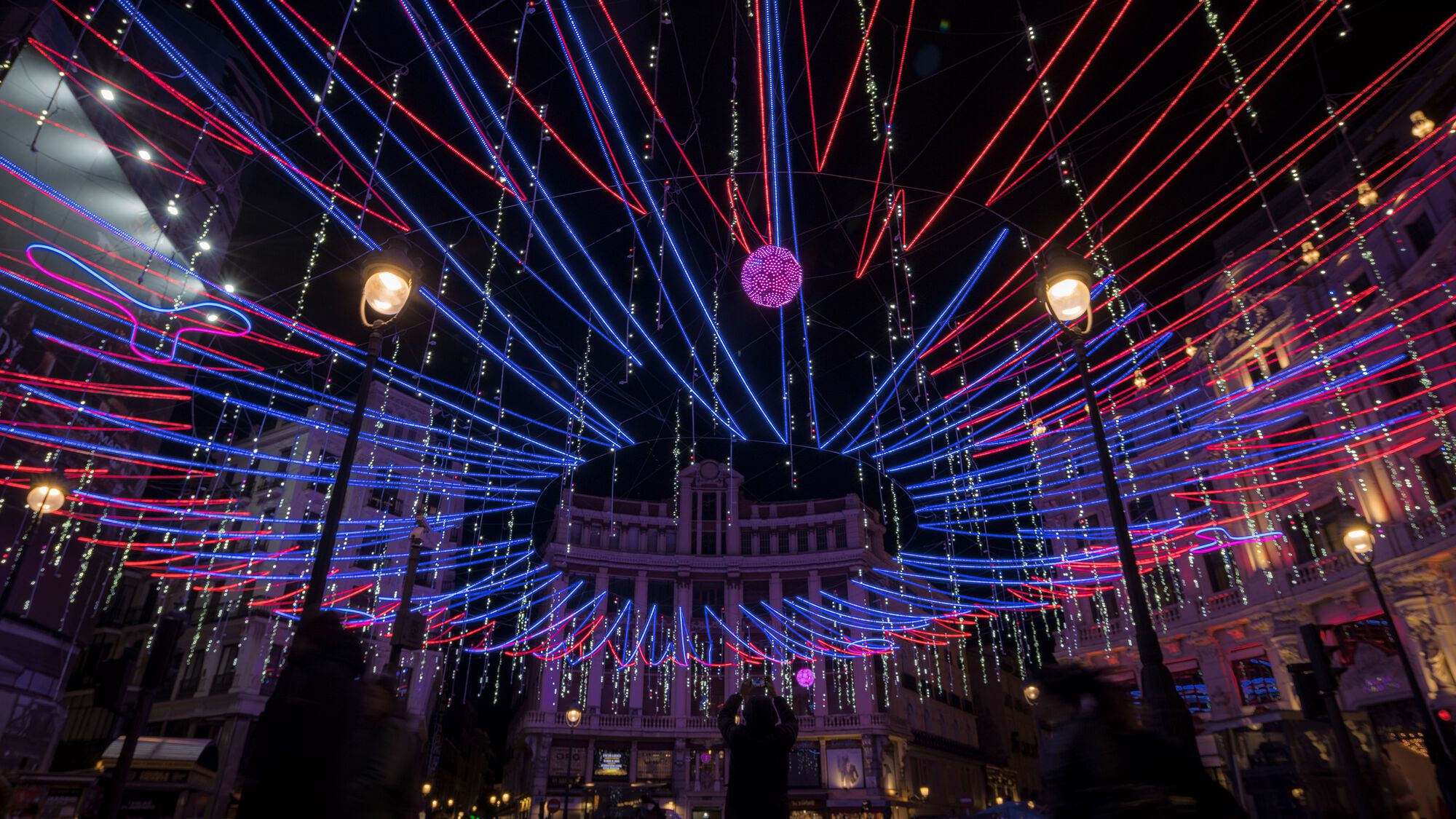 IRIS 灯光装置丨西班牙马德里丨Brut Deluxe-29