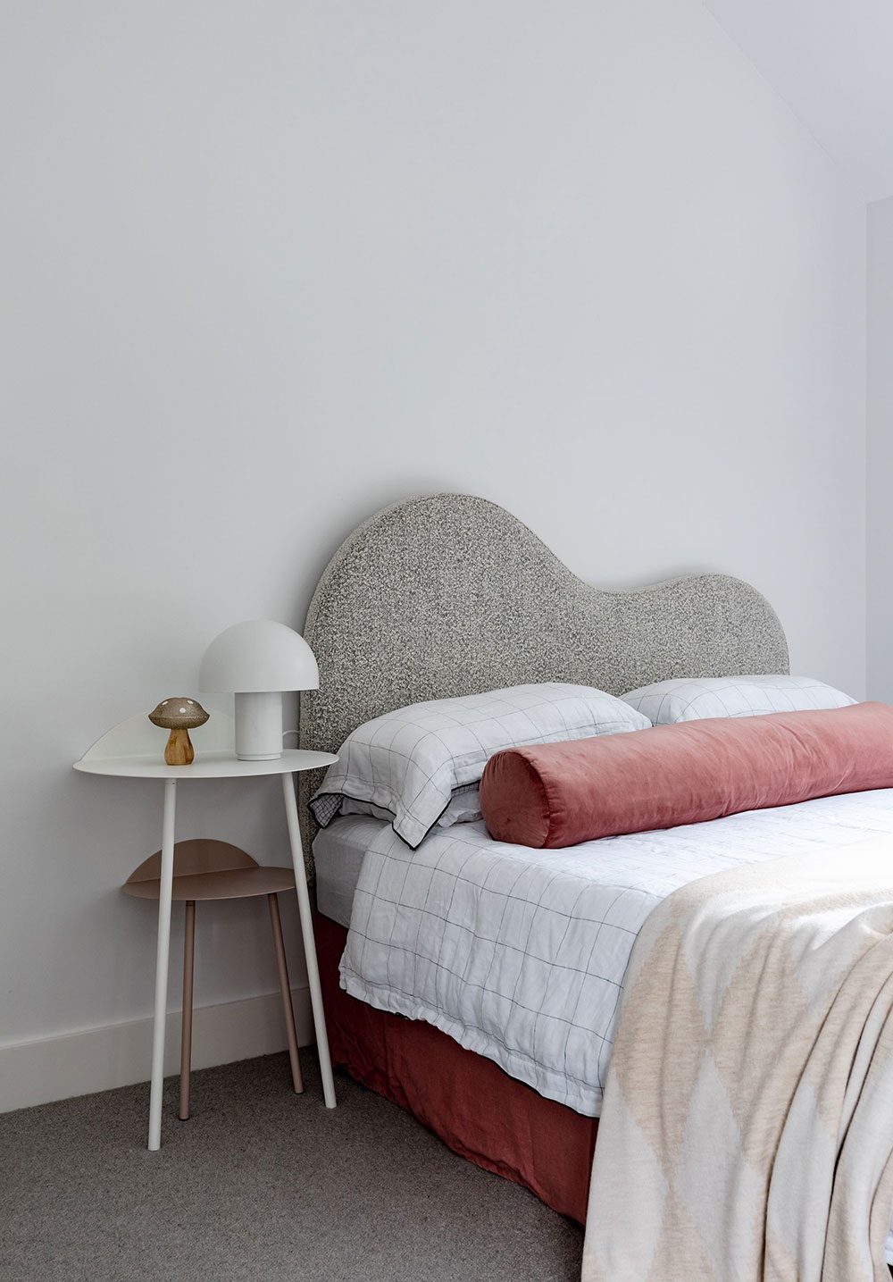 悉尼圆润公寓 | 温柔的粉色调与曲线美的完美结合-10