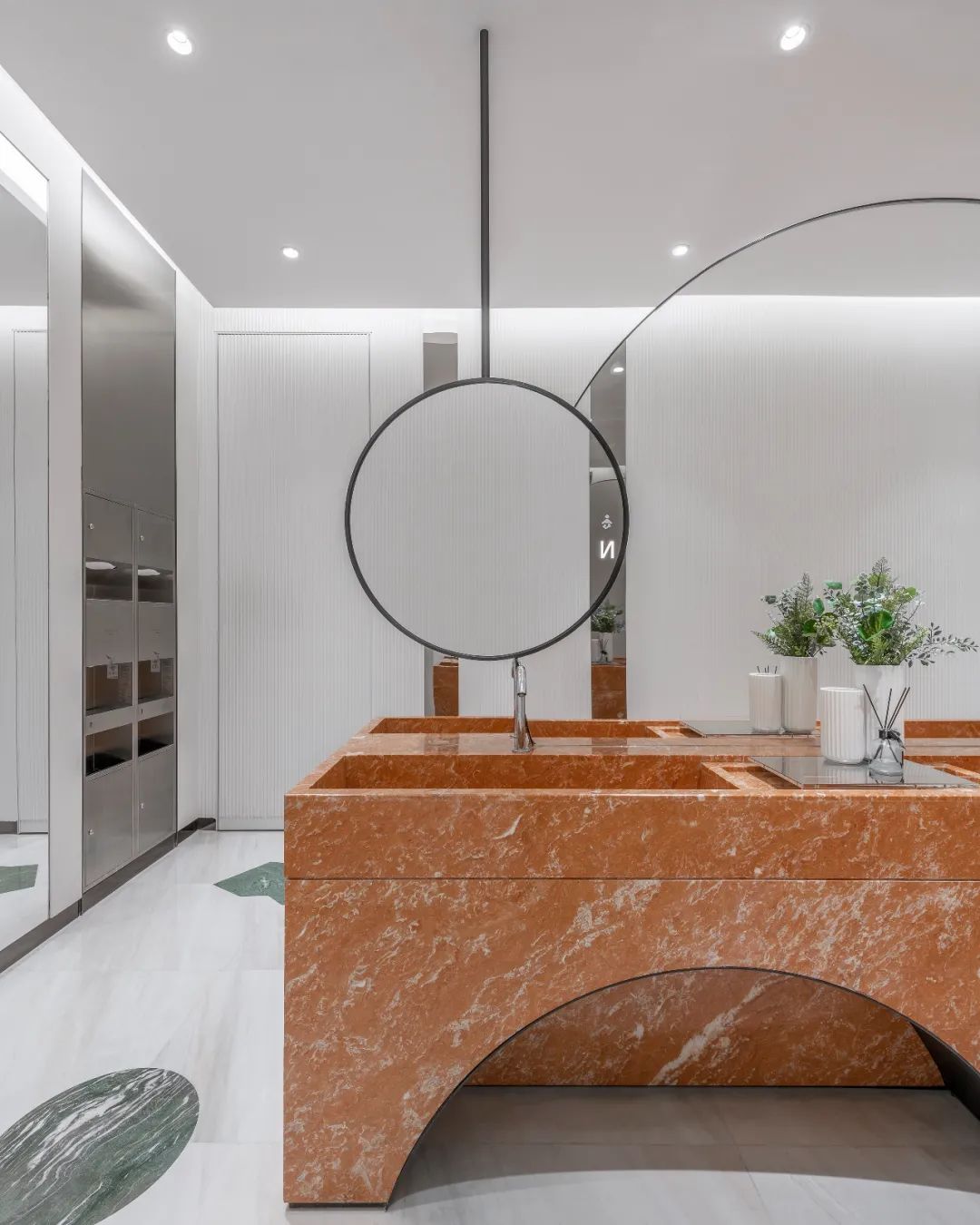 融创售楼中心 · 艺术画廊般的空间设计丨中国上海丨Ippolito Fleitz Group-45