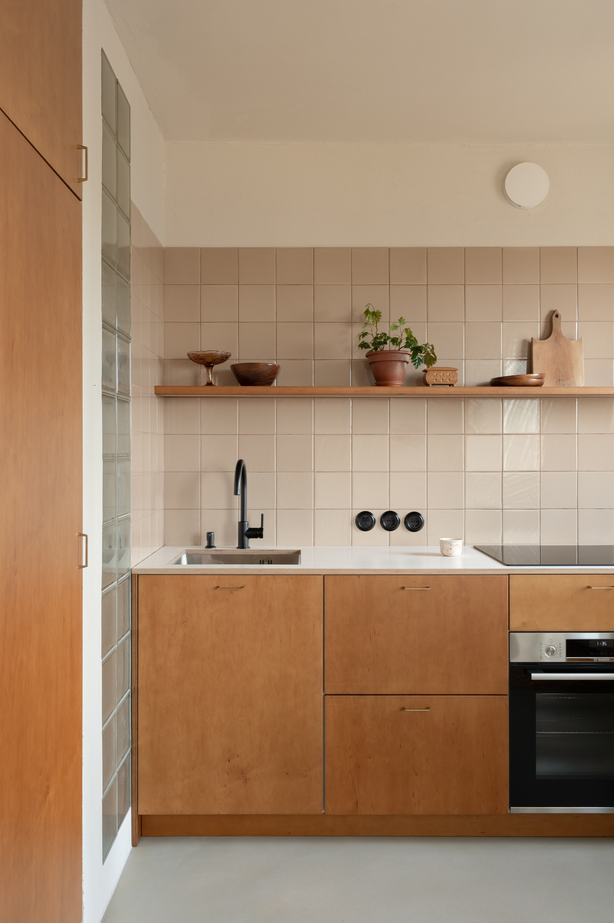 若ZOZULKA为特定人名、地名或品牌名等专有名词，通常可直接音译为佐祖尔卡  丨乌克兰利沃夫丨Iryna Bilohan-16