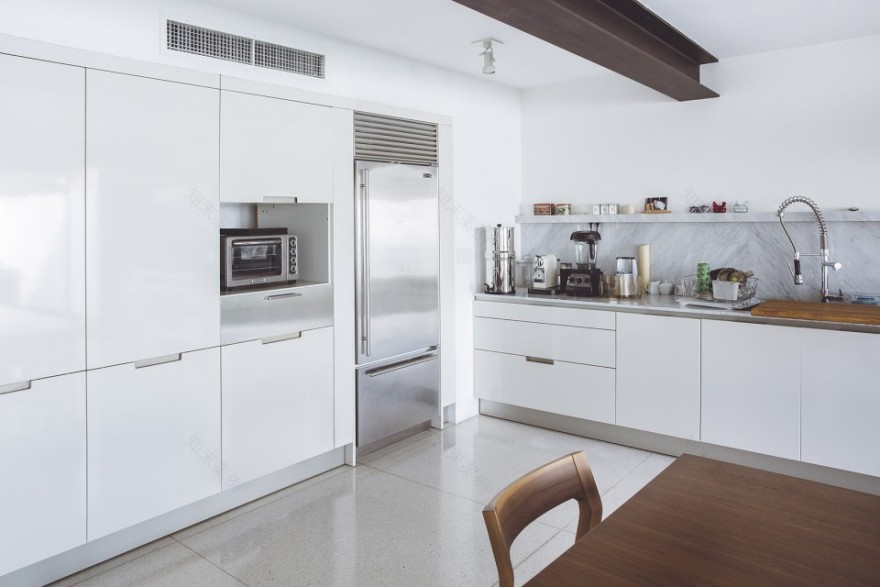 75平“黑色巨石”住宅 ︱Isauro Huizar-4