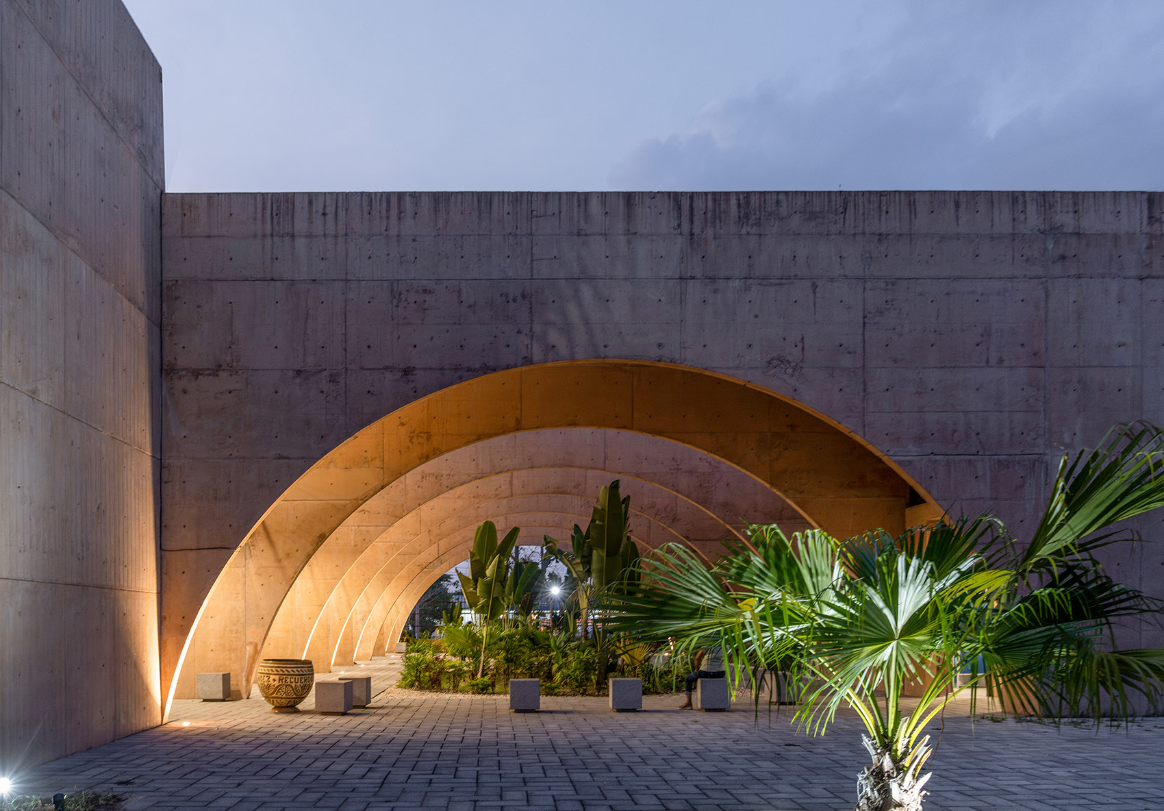 社区发展中心，墨西哥 / CCA-44