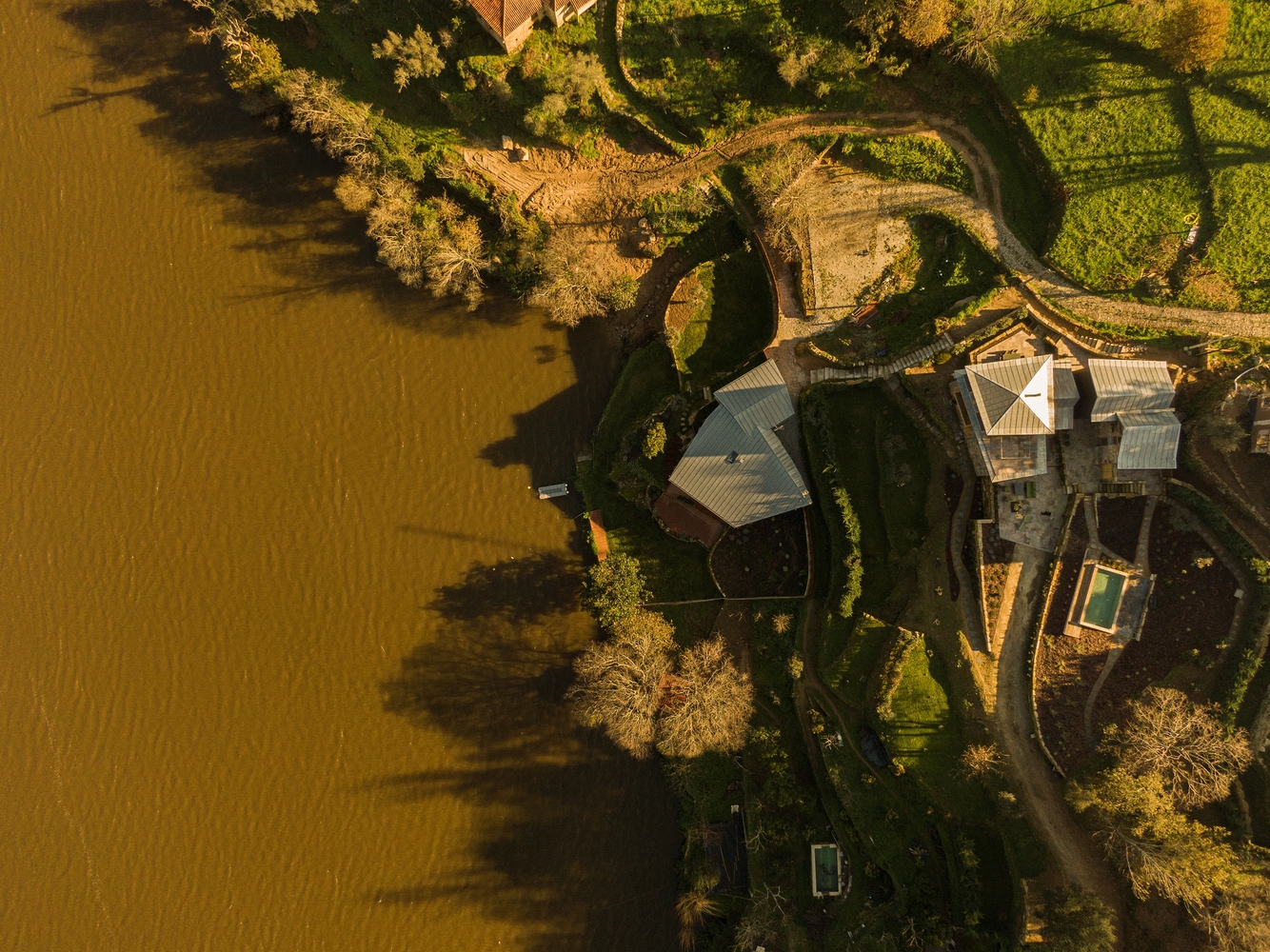 葡萄牙埃尔米达住宅创新改造丨Carlos Castanheira-49