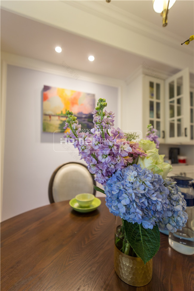 现代美式四口之家,色彩碰撞出的生活浪漫-52