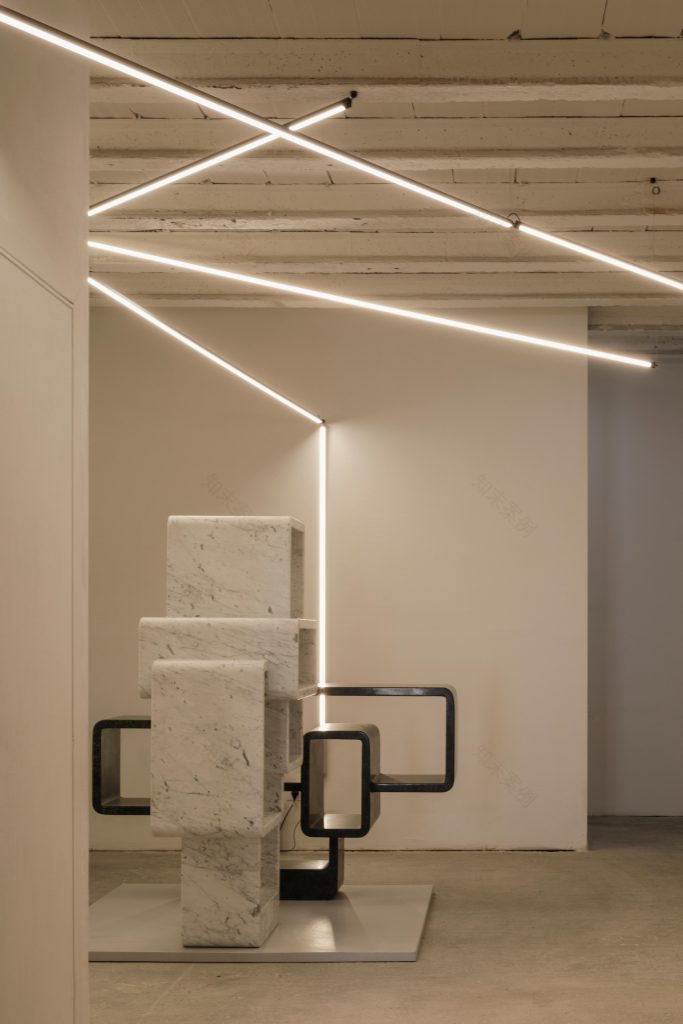 威尼斯设计双年展 2021 | Sticks 照明装置点亮 SPUMA 艺术空间-13