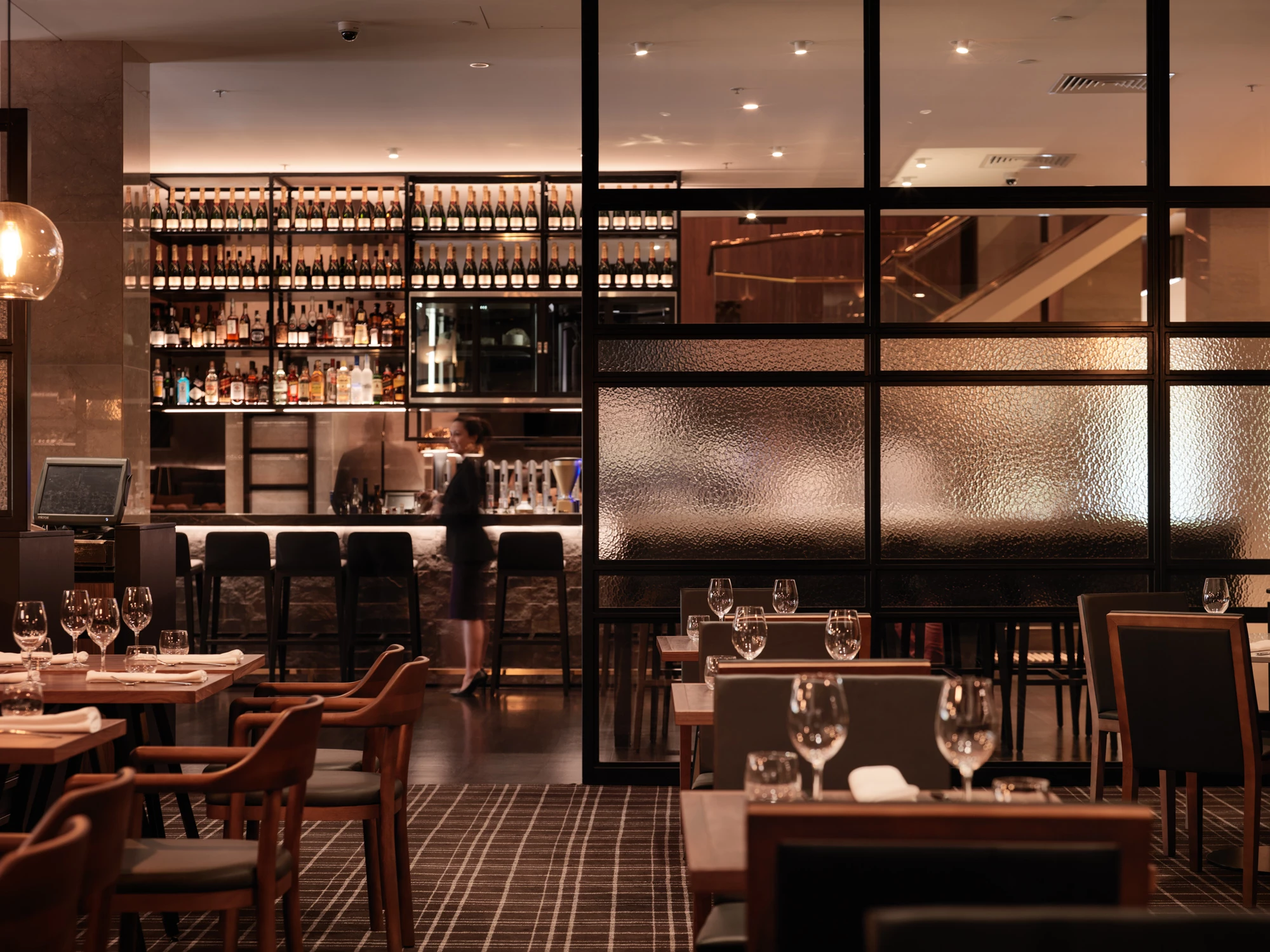 Landini Associates 重塑 Adelaide Hilton 酒店餐厅设计-13