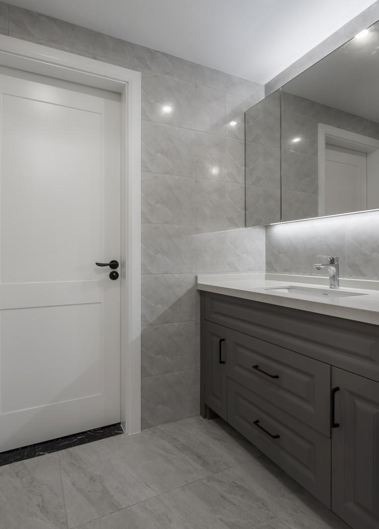 极简空间中的温润原木与神秘美感-17