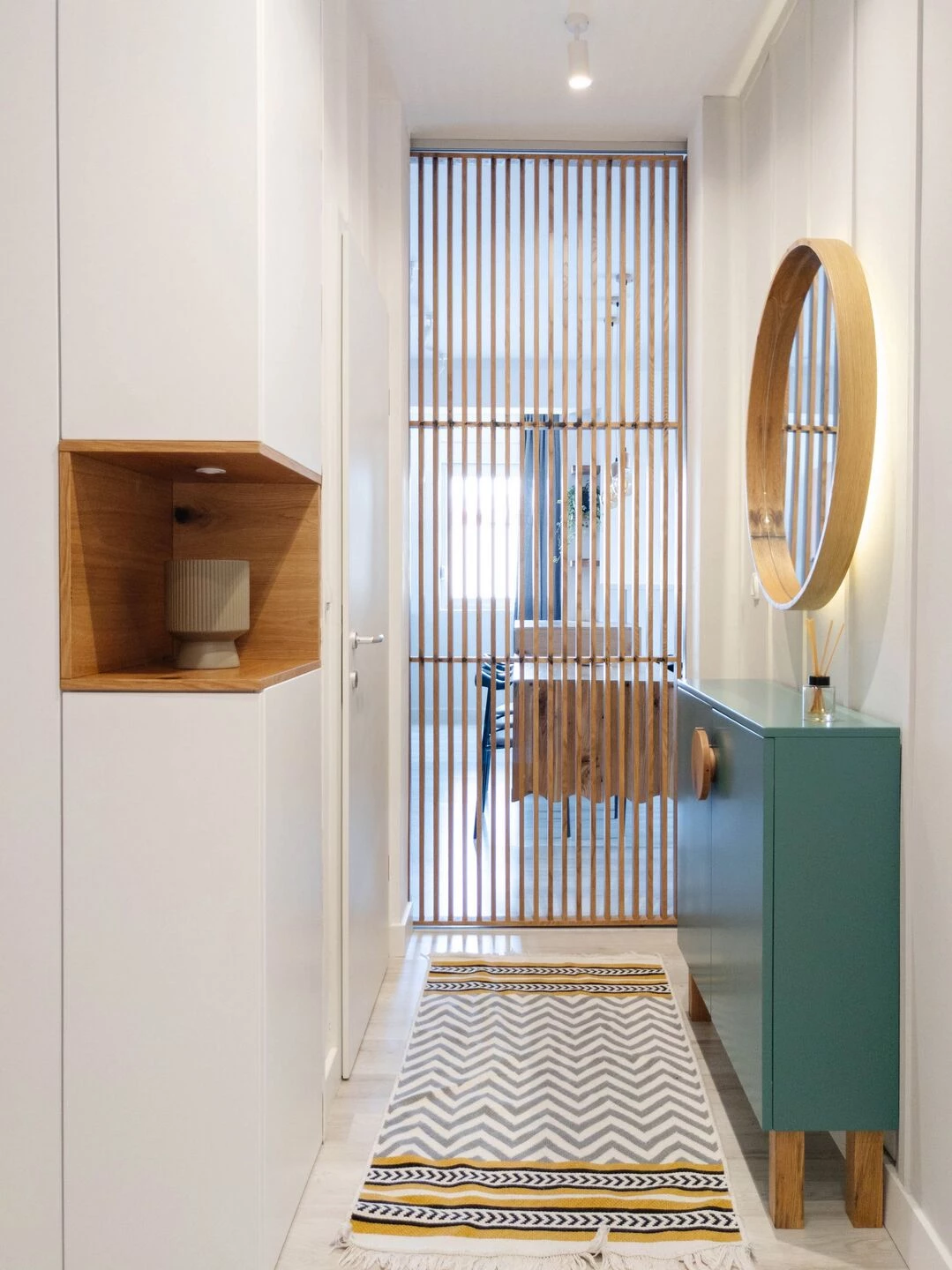 逃离现实的黑色厨房·Rozë 公寓丨普里什蒂纳-35