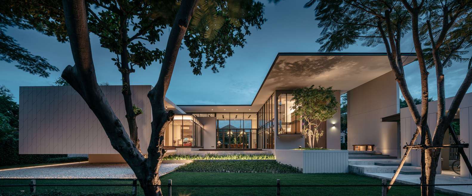 泰国现代悬浮之家-29