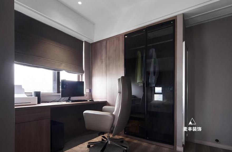 简约风格融入艺术元素,打造舒适宜居空间-18