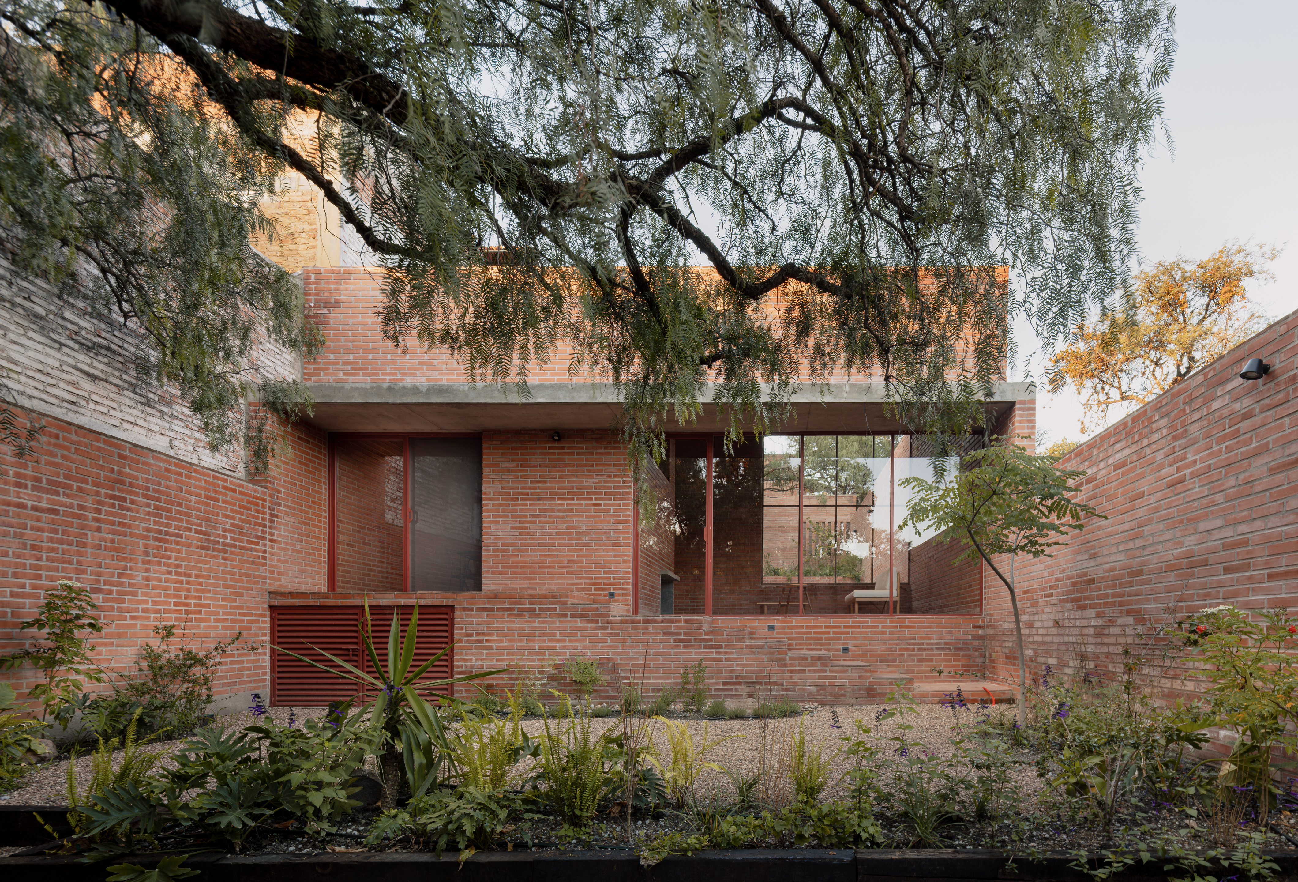 皮鲁莱斯之家丨墨西哥丨Escobedo Soliz（Pavel Escobedo等）-4