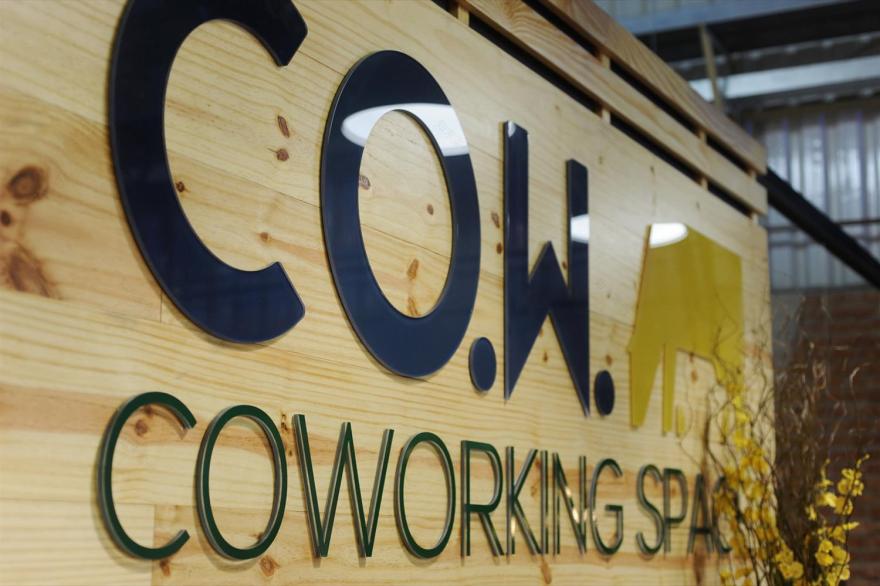 巴西 CO.W Coworking Space | 重塑工业风,保留历史韵味的创新设计-4