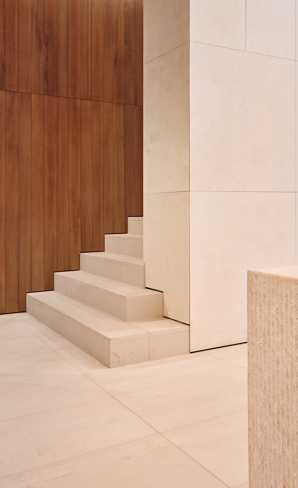 巴塞罗那 Ausiàs March 住宅楼改造 | 向光线致敬的现代建筑立面-18