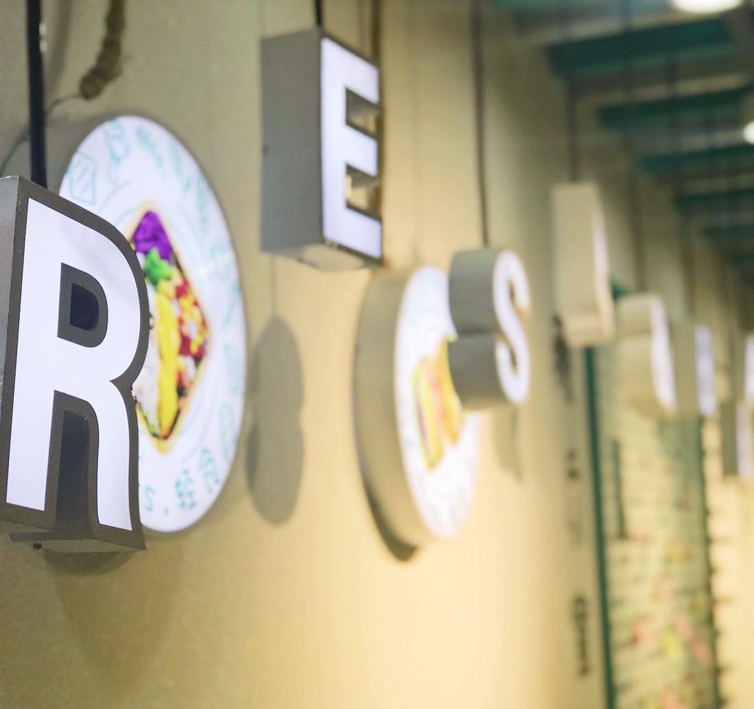 鲜色纤美轻食——橱窗火烈鸟设计吸引眼球-15