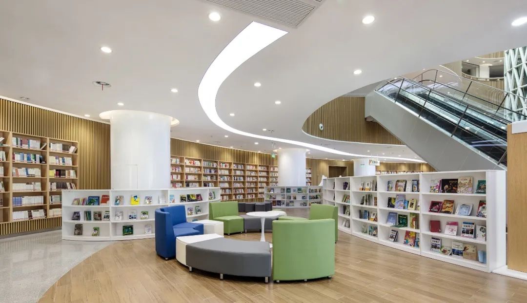襄阳网红图书馆，自然光线下的现代阅读空间-60
