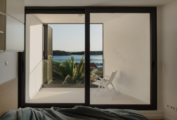 克罗地亚海滨度假屋 | 绿色环境中的人文关怀-8