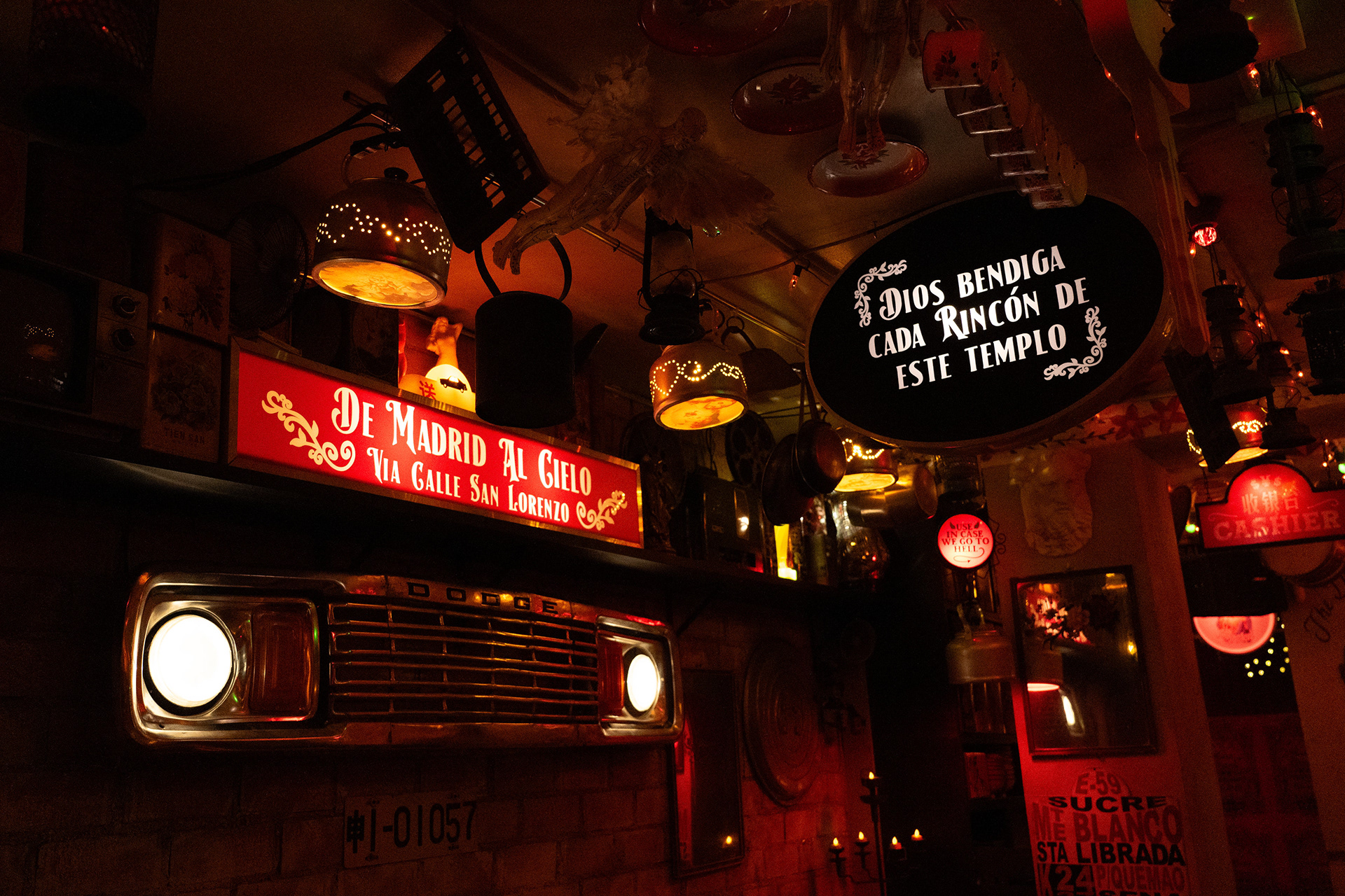 马德里社交俱乐部(注:在西班牙语里,la是定冠词,social有社交的意思 ,Madrid是马德里,LA SOCIAL MADRID有可能是马德里当地一个社交俱乐部之类的名称,这只是基于常见情况的推测) 丨西班牙马德里-36