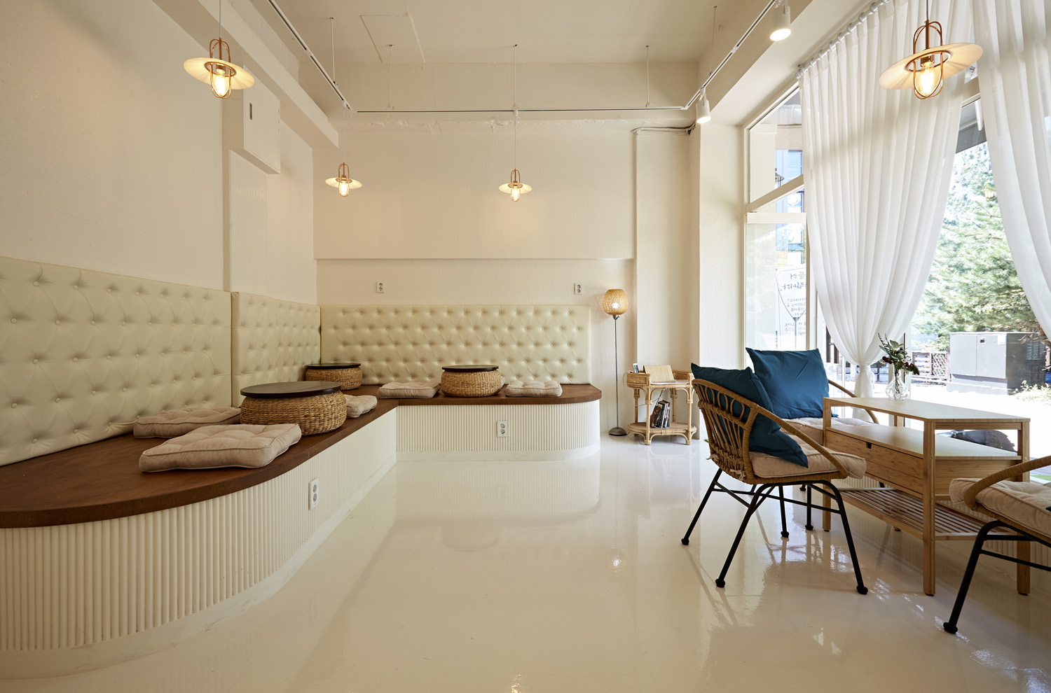 简约风 10 坪咖啡厅，打造温馨舒适空间-3