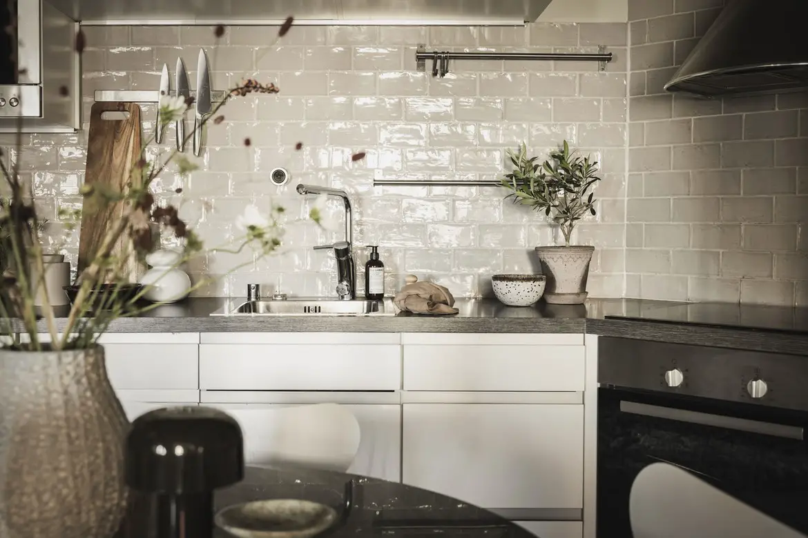 瑞典 1898 年老建筑 44m2 秋日公寓设计-7