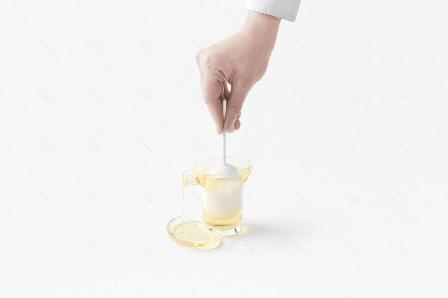 Nendo creates kitchenware lids that imitate hand movements-14