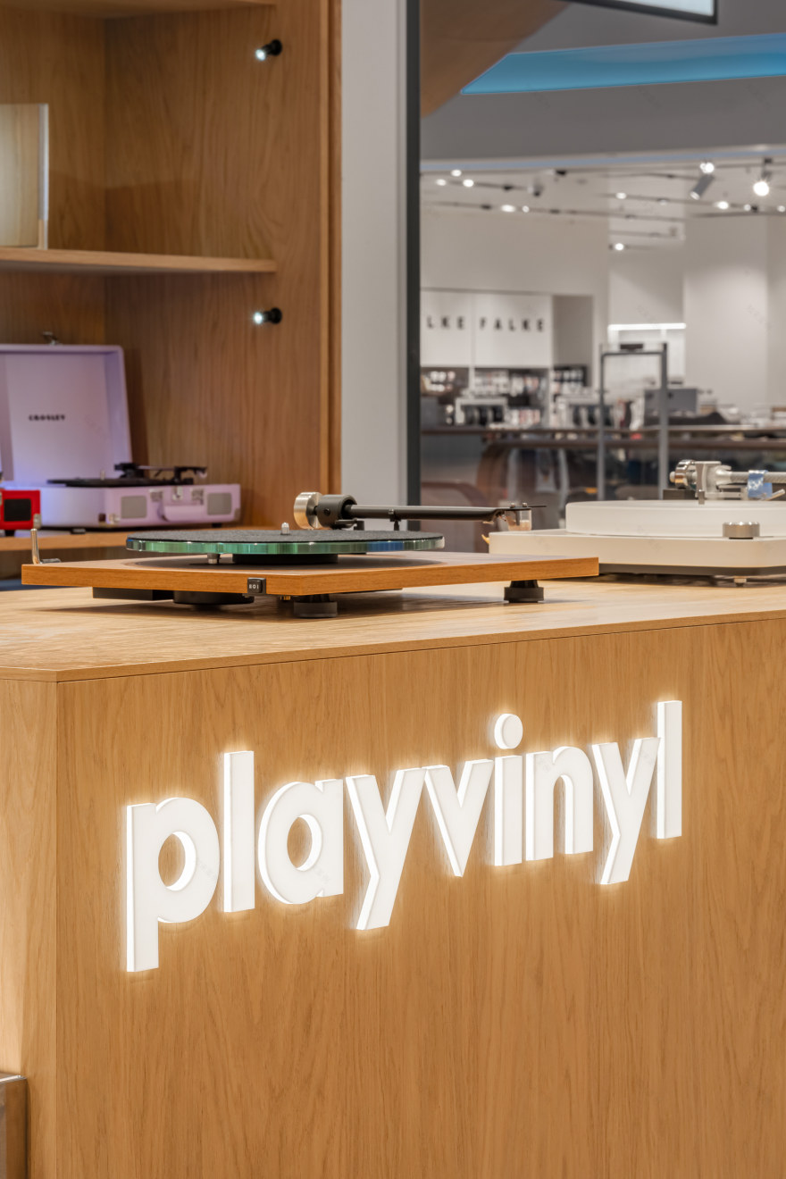 在商场播放黑胶唱片丨乌克兰基辅丨Julia Katerinych,Vitalii Sobchenko-33