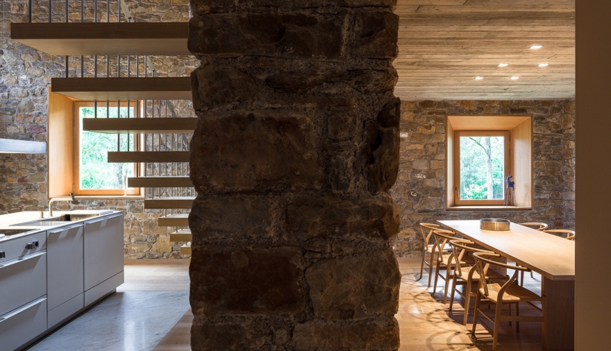 西班牙农舍新生 | amm arquitectes 的山林农场住宅设计-36