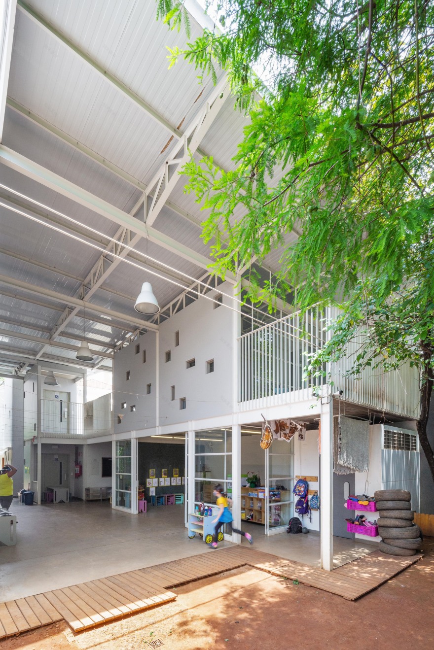 社区学校 2 号 pavilion(注:pavilion常见释义有亭子、楼阁、大型帐篷、展览馆等,仅根据目前内容难以准确对应唯一含义,若无法确定其准确指向,可在实际运用中根据具体场景进一步核对或替换合适中文表达) 丨Ateliê GR-12