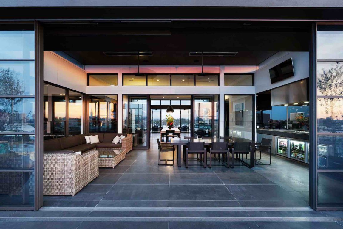 Luxurious Penthouse with Incredible Views over the City of Melbourne, Australia-18