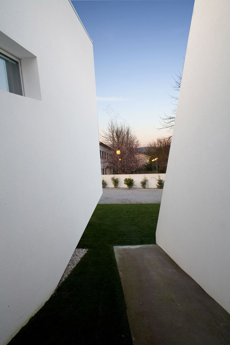 House SGLight by Grau.Zero | Dezeen-10