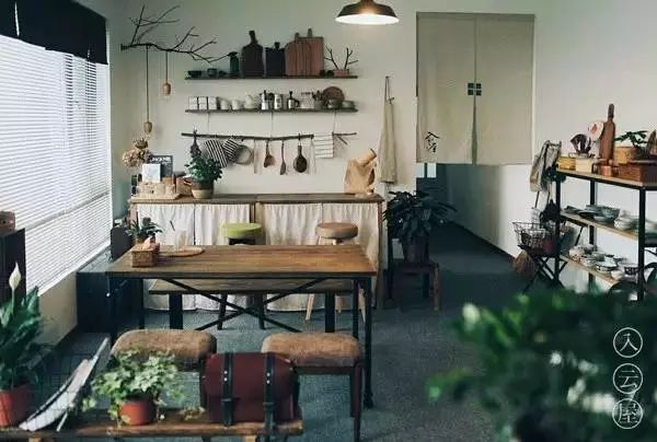 把一个破烂小院，爆改成中国风的入云屋，凉亭、枫树、竹篱笆......-17