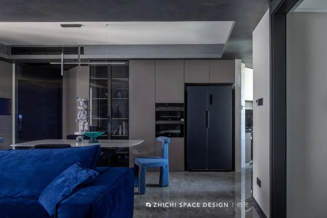 117m2 黑与蓝碰撞的高级想象丨武汉咫尺设计-33