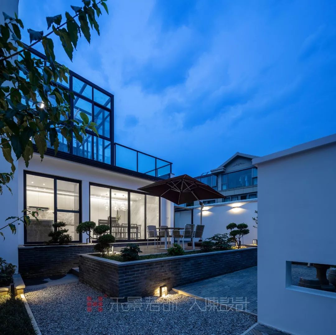 城市中的自然韵律——现代风格独栋别墅设计-8