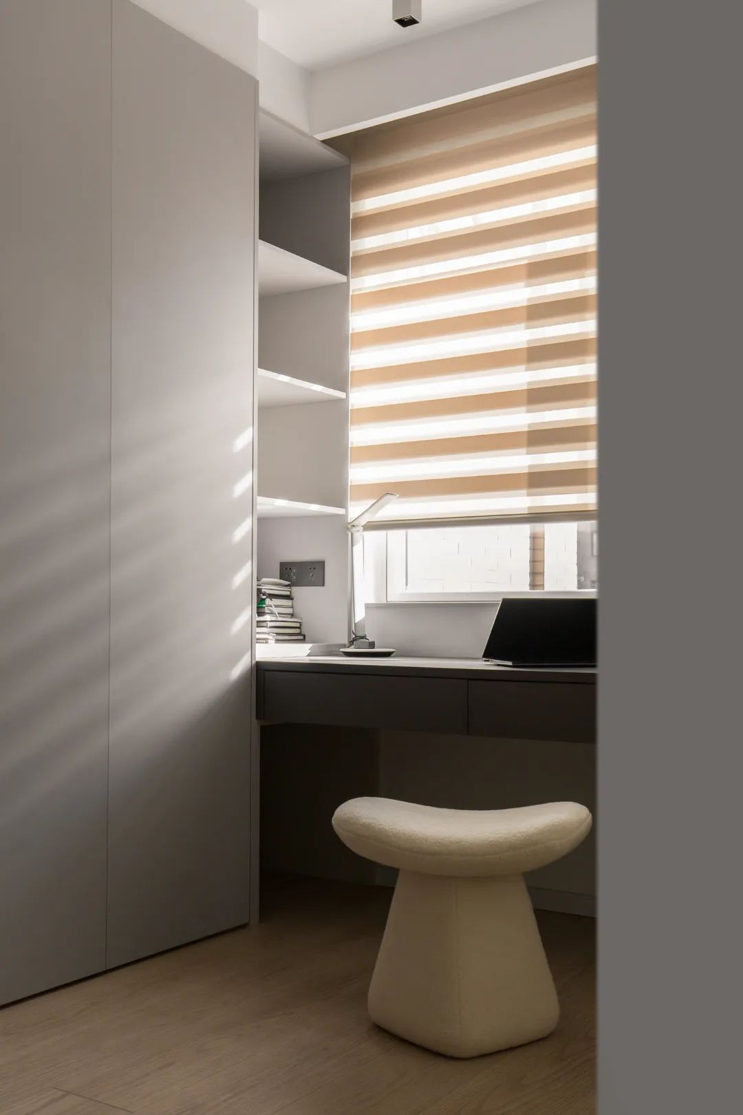 158㎡全承重墙老三居的现代简约设计丨研筑国际室内设计事务所-32