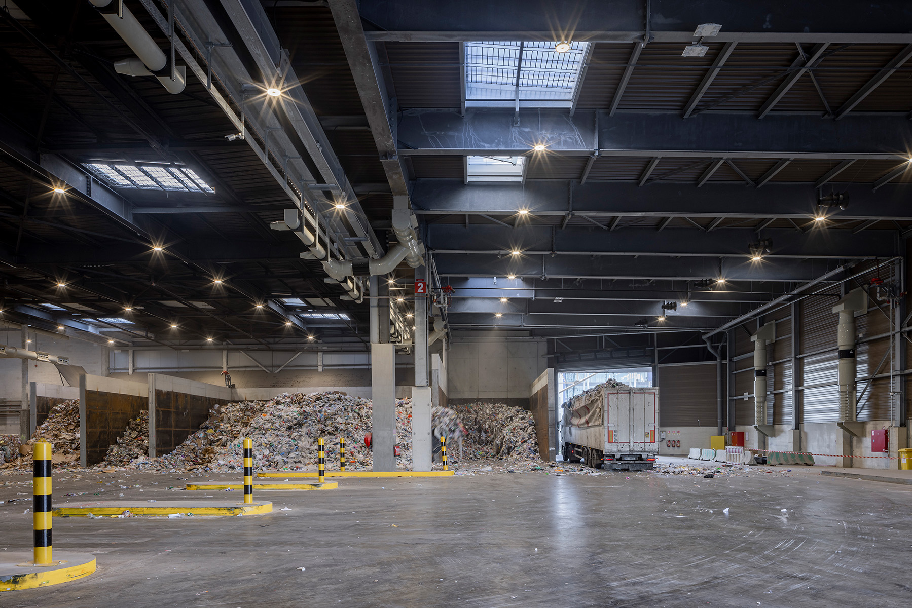 巴黎南特雷垃圾分拣中心改建,绿色环保与高效工作并重-18