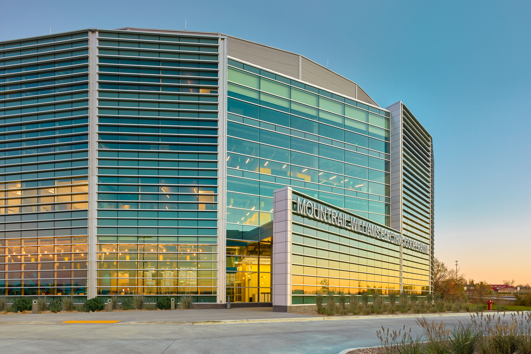 北达科他州威尔逊石油繁荣中心的 MWEC 办公楼-8