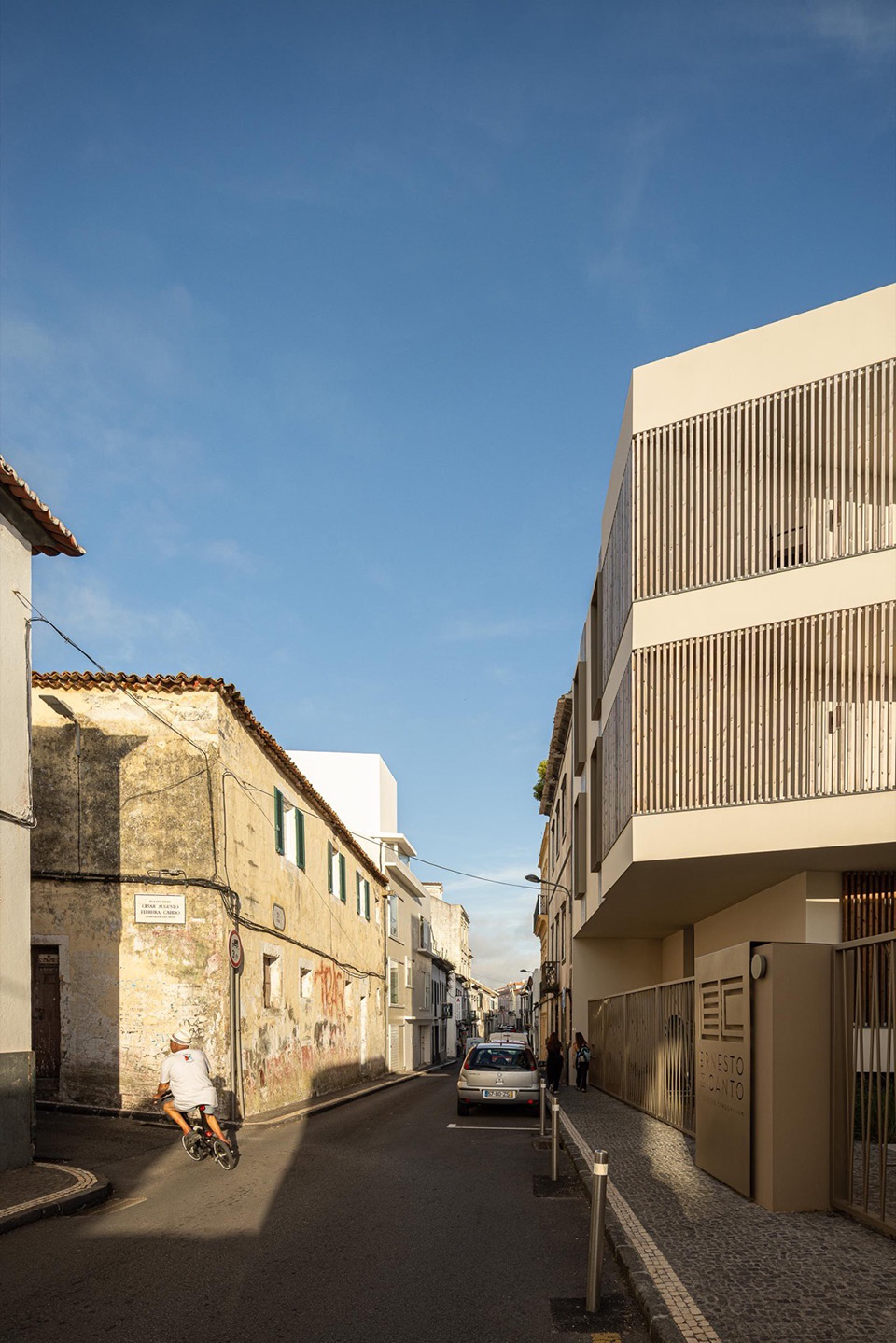 ERNESTO DO CANTO住宅区丨葡萄牙蓬塔德尔加达丨BOX arquitectos-25