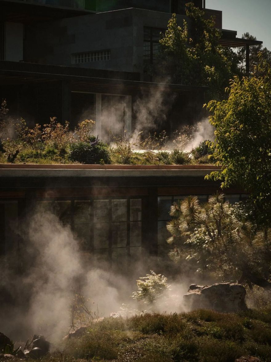 在洱海边爆红后,八旬用12年造伙山酒店,一砖一石皆用情-11